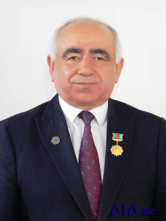 Fərrux Rüstəmov: Köksündə maarifi, zəkasında milləti yaşadan alim