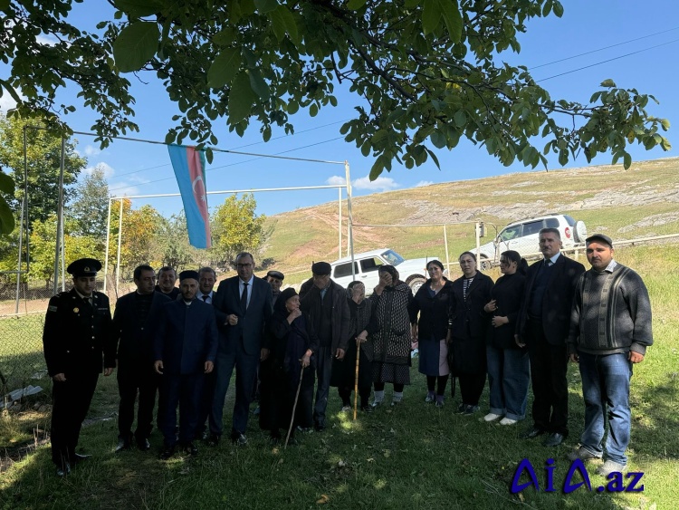 Gədəbəydə Şəhid məzarı ziyarət edilib