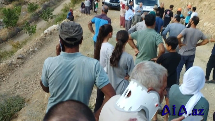 Bingöldə mikroavtobus xəndəyə aşıb: Çoxlu yaralı var