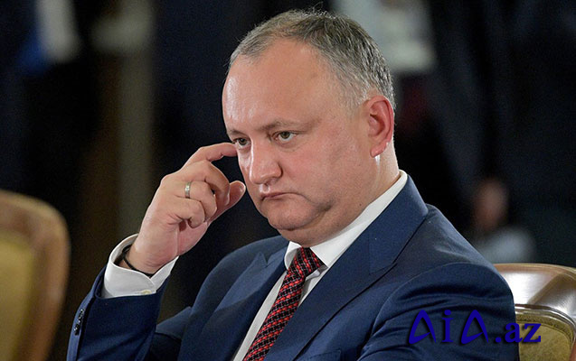 Dodon Qərbi Moldovada seçkilərə müdaxilə etməkdə ittiham edib