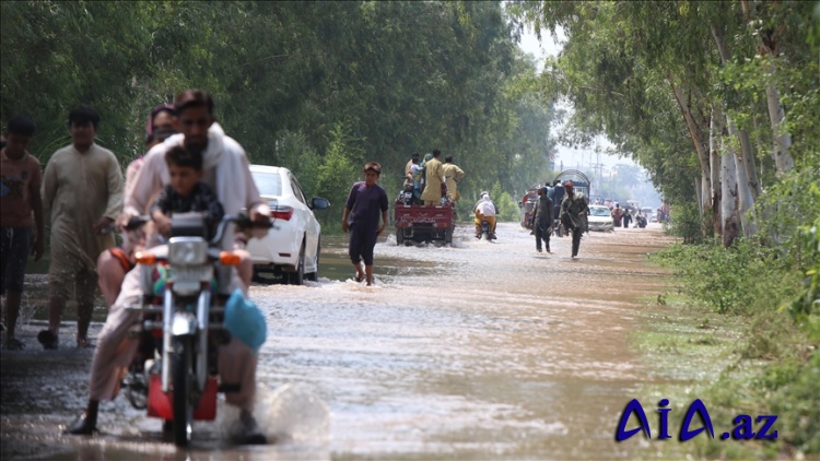 Pakistanın Pəncab əyalətində daşqınlar səbəbindən 300 minə yaxın insan təxliyə edilib