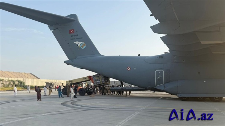 Türkiyə Əfqanıstana 25 ton humanitar yardım çatdırıb