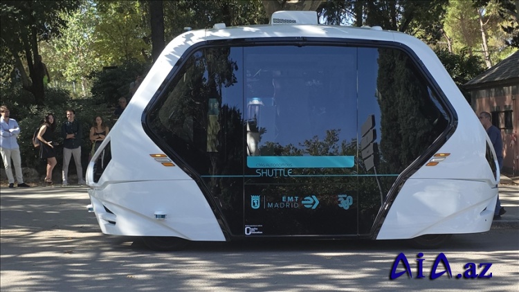 İspaniyanın ilk sürücüsüz elektrik avtobusunun ictimai nəqliyyat üçün sınağı Madriddə başlayıb