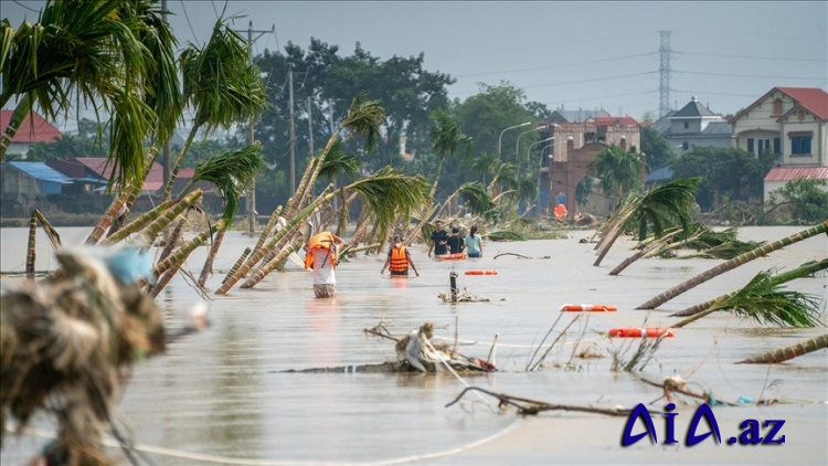 Vyetnamda daşqınlar və torpaq sürüşmələri nəticəsində 10 nəfər həlak olub