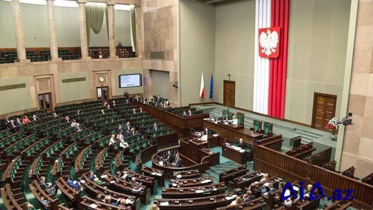 Polşa Seymi Rusiya səfirliyinin Varşavadan köçürülməsini tələb edib