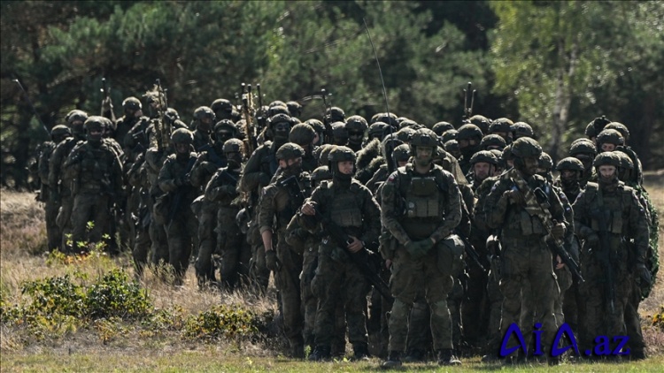 Polşada başladılan könüllü hərbi proqram 400.000 nəfərə təlim keçməyi hədəfləyir