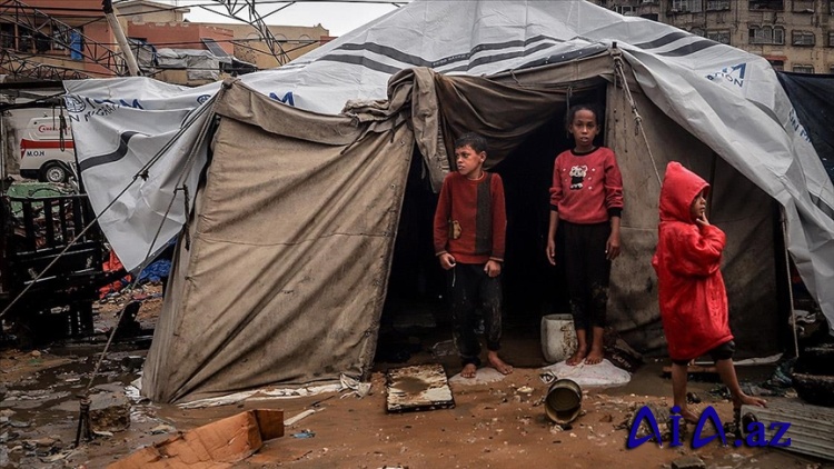 Qəzza hökuməti: On minlərlə çadır su altında qalıb, 288 min ailə fəlakətlə üzləşib