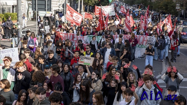 İtaliyada tələbələr Meloni hökumətinə etiraz edirlər