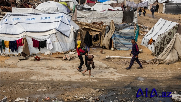 UNICEF: Qəzzada uşaqlar quru paltar və yataq dəsti olmadan çadırlarda yatırlar