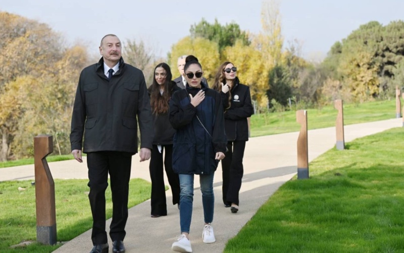 Prezident ailəsi ilə birlikdə “Ağ Şəhər”də açılış etdi -