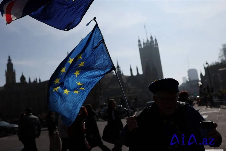 Starmer Brexit-in fəlakətli iqtisadi nəticələrindən təəssüfləndiyini bildirib