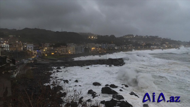 "Harri" fırtınası İtaliya və Maltaya təsirini davam etdirir