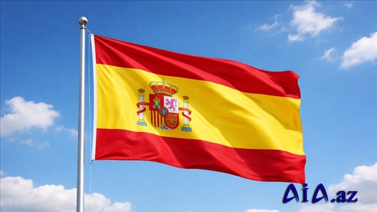 İspaniya ölkədəki yüz minlərlə qanunsuz miqrantlara müvəqqəti hüquqi status verəcək