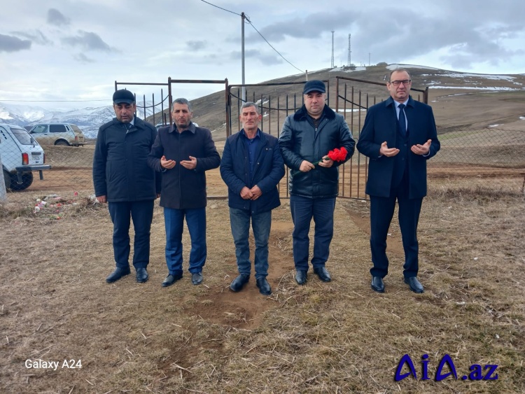 Gədəbəydə Şəhid məzarı ziyarət edilib