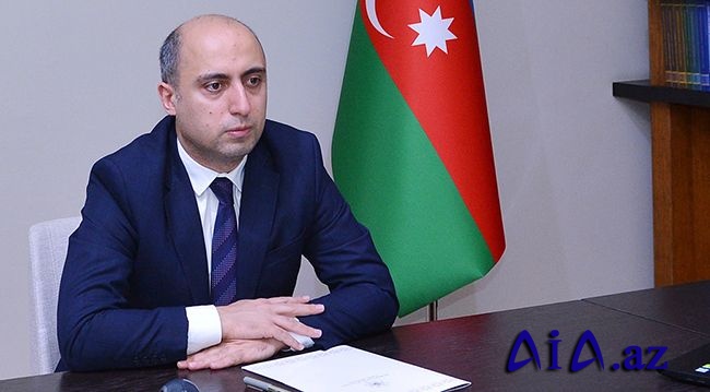 Akt zalındaki "demokratiya": Nazirin sehrlİ yoxolma seansı