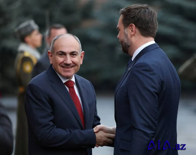 ABŞ vitse-prezidenti İrəvanda mitinqlə qarşılanıb