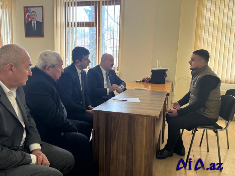 Asif Əsgərov şəhid ailəsini ziyarət edib, vətəndaşlarla görüşdü