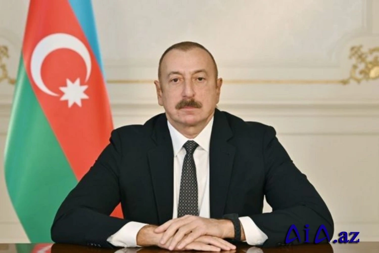 Prezident həmkarını təbrik etdi