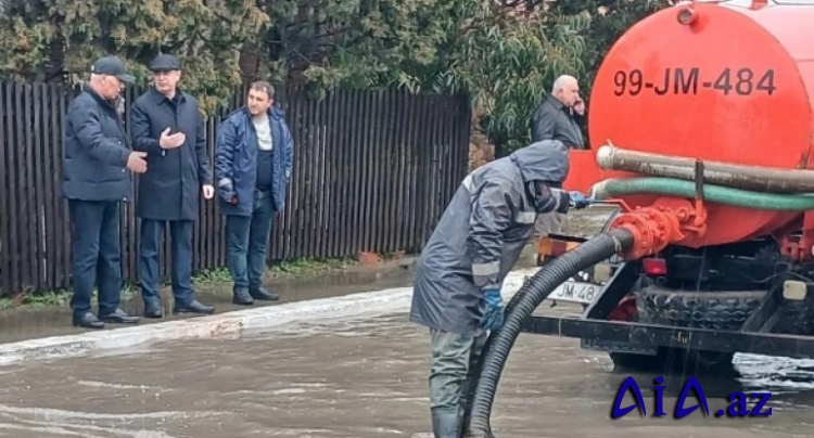 Bakıda iki icra başçısı subasma hadisəsi baş verən əraziyə gəliblər