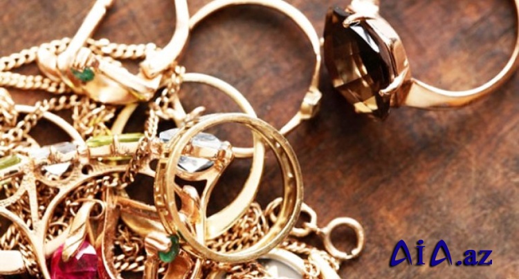 Qonşusunun qızıllarını talayıb satdı - Pulu ilə istirahətə getdi