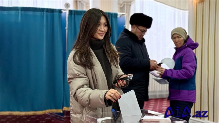 Qazaxıstan xalqı yeni konstitusiyaya "hə" dedi