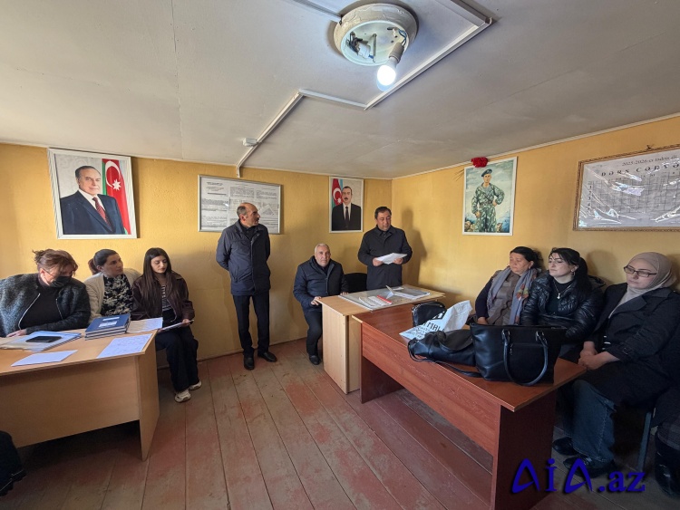 Gədəbəydə “Heydər Əliyevin iqtisadi inkişaf strategiyası” mövzusunda dəyirmi masa keçirilib