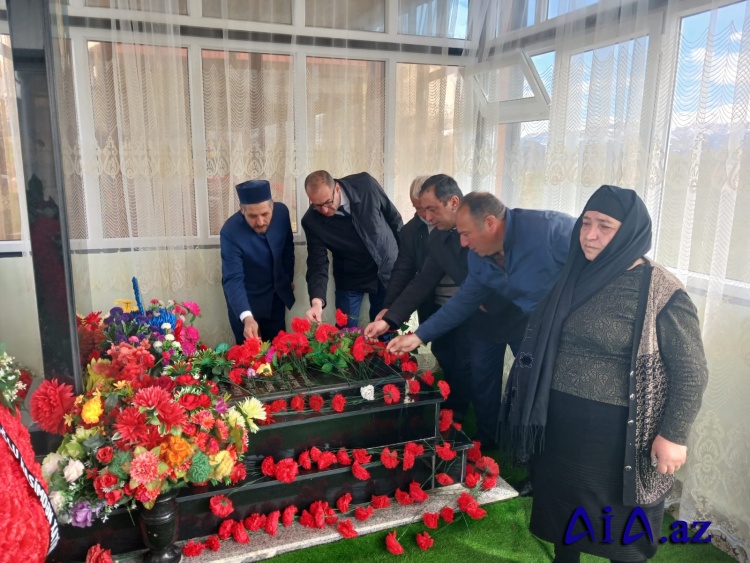 Şəhid Rzayev Əli Rəsul oğlunun doğum günü münasibəti ilə məzarı ziyarət edilib