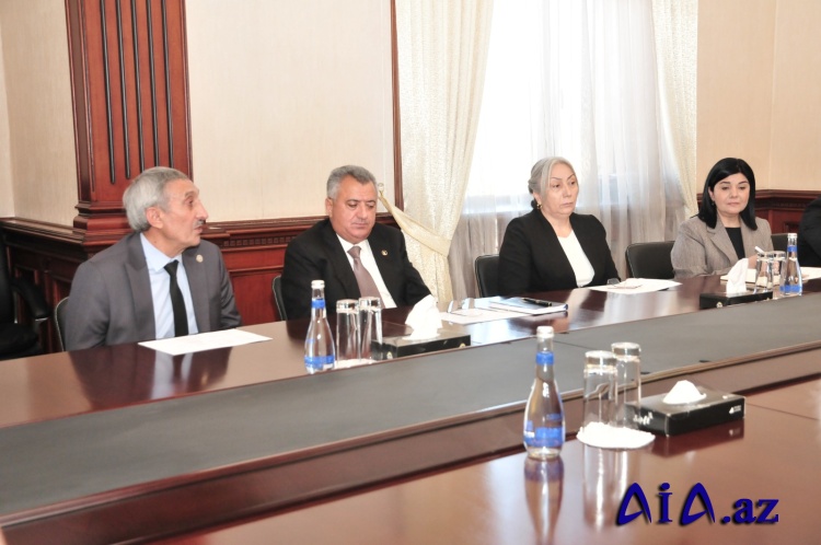 Abşeronda Aprel döyüşlərində şəhidlik zirvəsinə ucalan qəhrəmanlarımızın ailələri ilə görüş keçirilib  -Fotolar