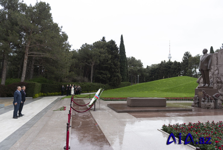 Azərbaycan-Latviya hökumətlərarası komissiyasının üzvləri Fəxri Xiyaban, Şəhidlər Xiyabanı və Zəfər parkını ziyarət ediblər
