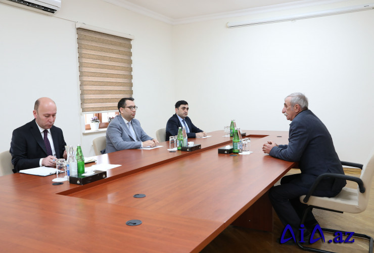 Elm, təhsil və insan resursları şöbəsinin müdiri Fərid Nəcəfov Qusarda vətəndaşları qəbul edib