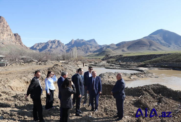 Nazir Məcnun Məmmədov Naxçıvanda təsərrüfatlara baş çəkib, fermerlərlə görüşüb
