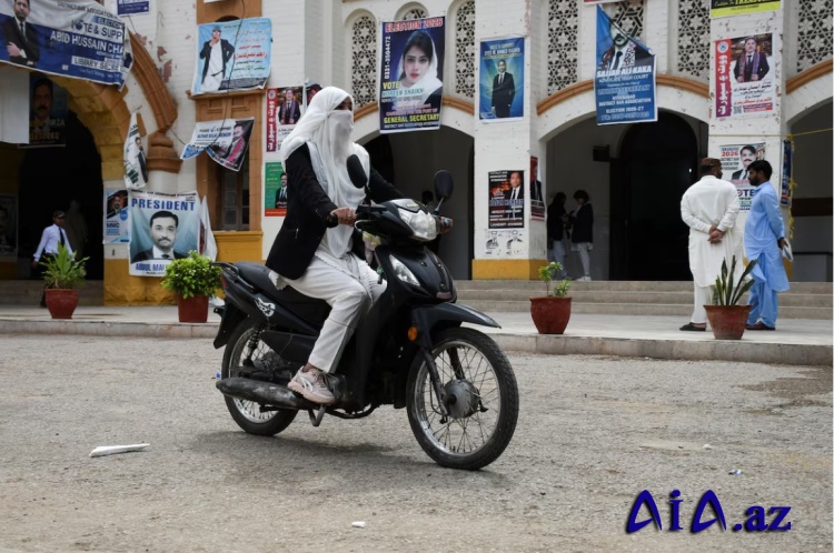 İran böhranı Pakistanda elektrikli motosiklet satışını partlatdı