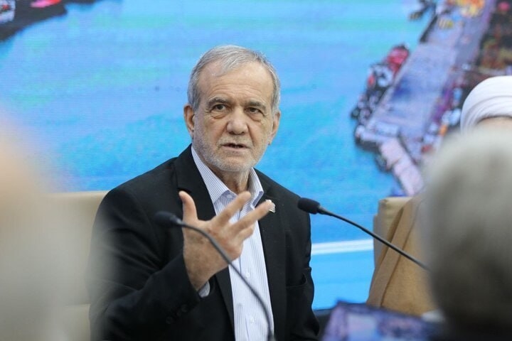 Pezeşkian Tehranı silkələdi – “Ölkə ağır müharibə vəziyyətindədir”