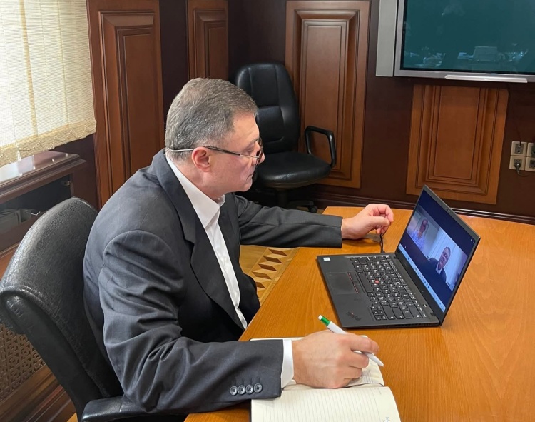 Milli Məclisin deputatı Azər Kərimli seçicilərlə onlayn görüş keçirib