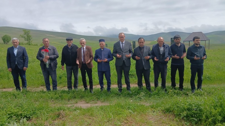 Şəhid Əsgərov Hüseyn Ramiz oğlunun məzarı ziyarət edilib