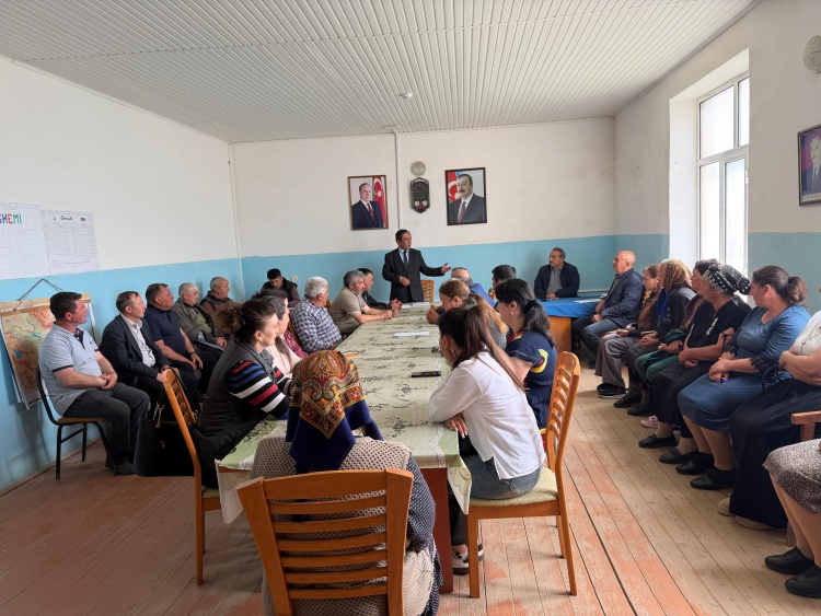 YAP Gədəbəy rayon təşkilatı Novoivanovka kənd ƏPT-də dəyirmi masa keçirildi