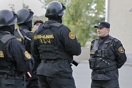 Ermənistanda gərginlik artır: Müxalifət qərargahlarında axtarışlar başladı
