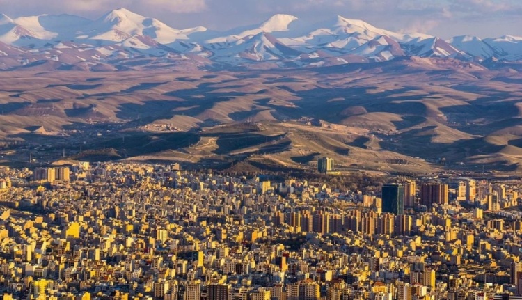Təbriz səmasında diqqət çəkən görüntü – Yeni raket izi müşahidə olundu