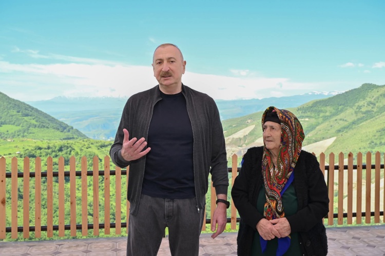 Biz, sözün əsl mənasında, müstəqil dövlətik: Prezident İlham Əliyevin siyasi kursu və Azərbaycanın qüdrət yolunun təntənəsi