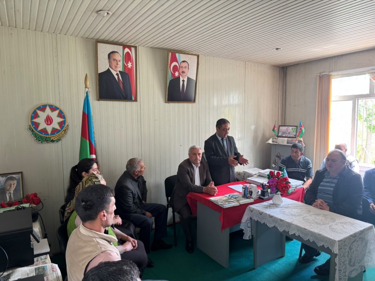 YAP Gədəbəy rayon təşkilatının Çiçəkli kənd ƏPT-də dəyirmi masa keçirildi.
