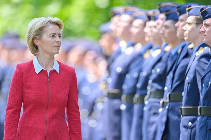 Avropanın ən nüfuzlu qadınlarından biri Bakıda – Ursula fon der Leyen kimdir?