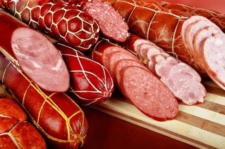 Kolbasa və sosis alarkən nələrə diqqət etməli? – Mütəxəssislərdən vacib tövsiyələr