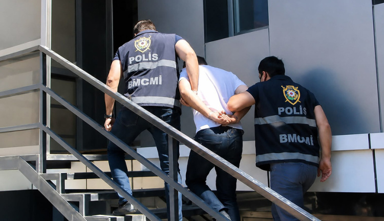Həbs edilən iş adamları kimlərdir-izlər Xızıya aparır