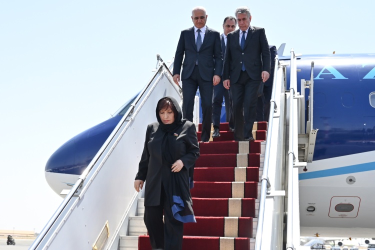 Milli Məclisin sədri Sahibə Qafarova Ayətullah Seyid Əli Xameneinin vida mərasimində iştirak edib