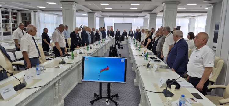 “Laçının elmlər doktorları və dövlət xadimləri” kitabının təqdimatı keçirilib
