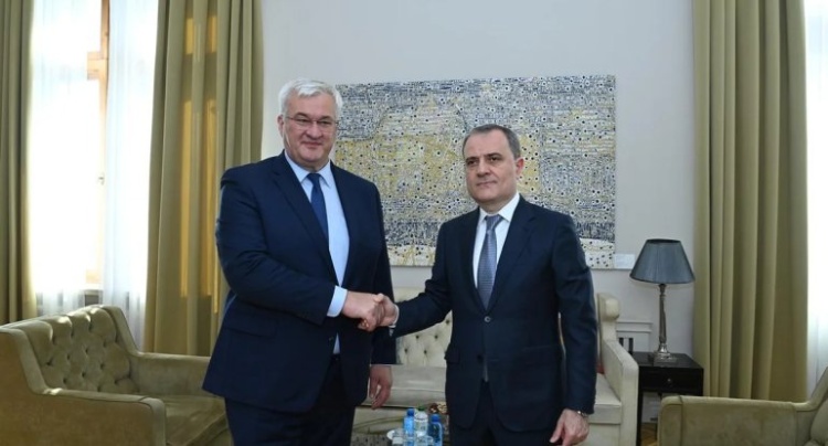 Ceyhun Bayramov və Andrey Sibiqa Kiyevdə danışıqlar aparırlar