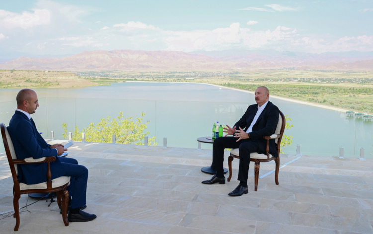 İlham Əliyev Naxçıvanda AzTV-yə müsahibə verdi - Fotolar