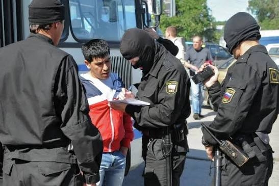 Rusiyadan YENİ QAYDA: 50 min cərimə və deportasiya - azərbaycanlılar da...