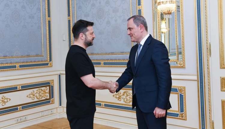 Kiyev səfərinin şifrələri açılır - Bakı hər iki paytaxtla eyni dildə danışır