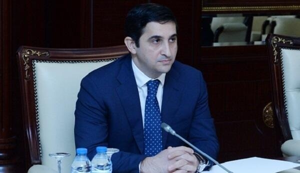 Nazir Elnur Mirzəyevi təqaüdə göndərdi